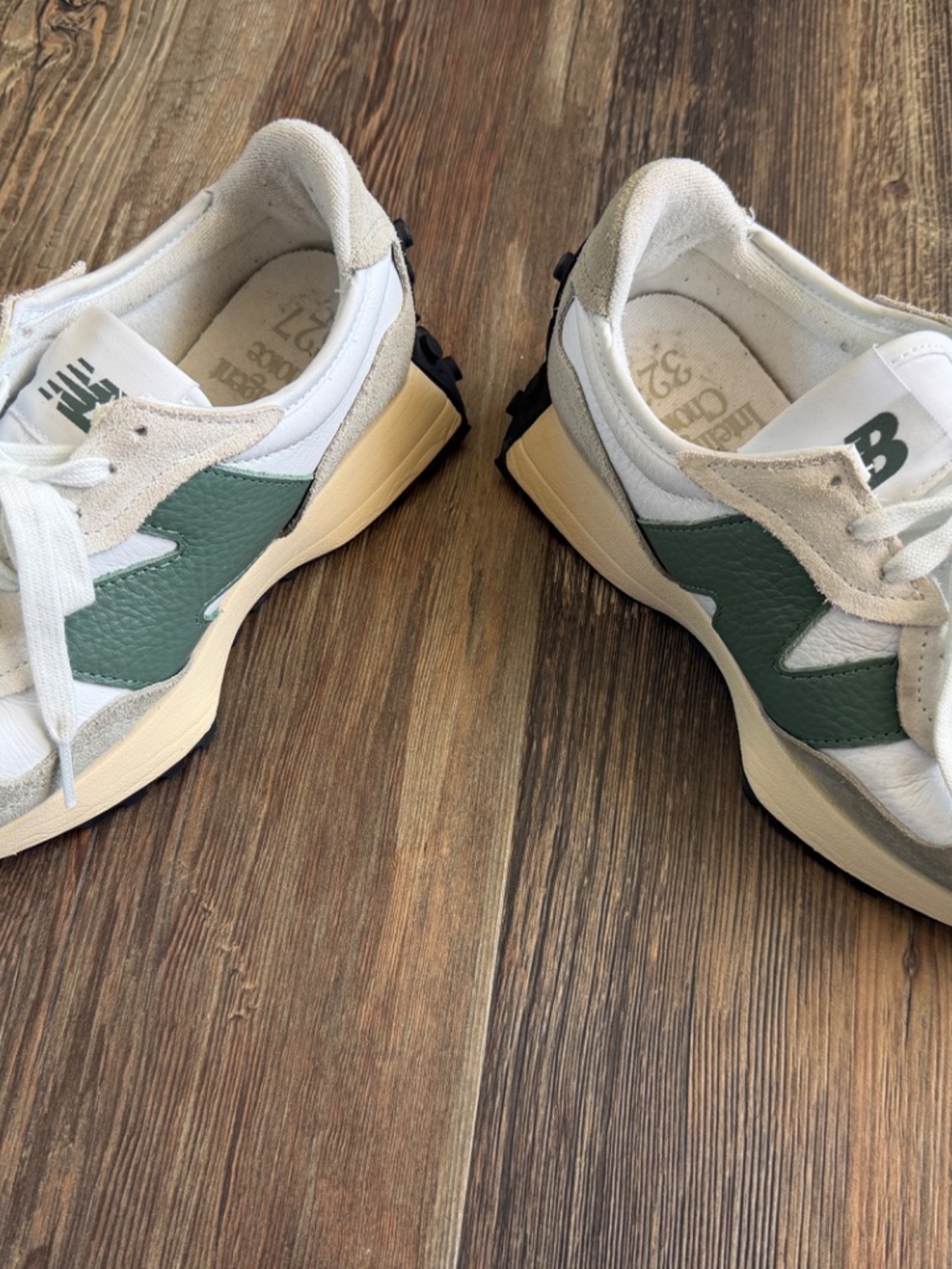New Balance 327 Intelligent Choice Green White Sneakers Size 8 - Picture 4 of 6